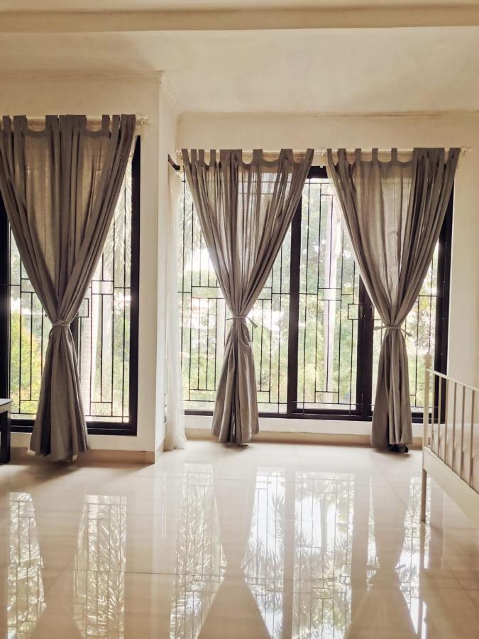 4-Bedroom Home In South Jakarta Nuansa Swadarma Residence By Le Ciel Hospitality Exteriör bild