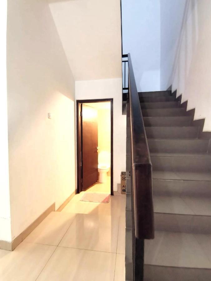 4-Bedroom Home In South Jakarta Nuansa Swadarma Residence By Le Ciel Hospitality Exteriör bild