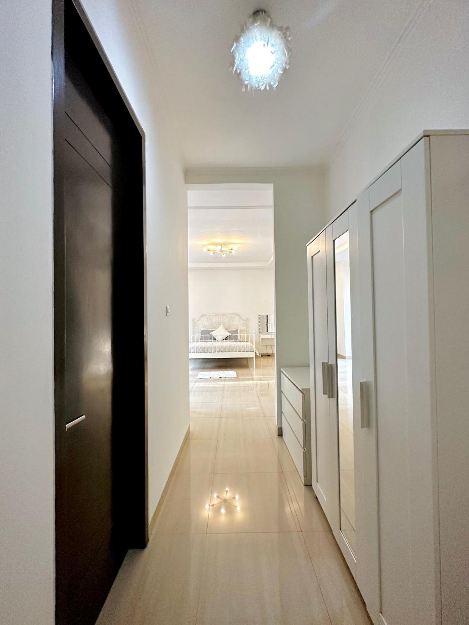 4-Bedroom Home In South Jakarta Nuansa Swadarma Residence By Le Ciel Hospitality Exteriör bild