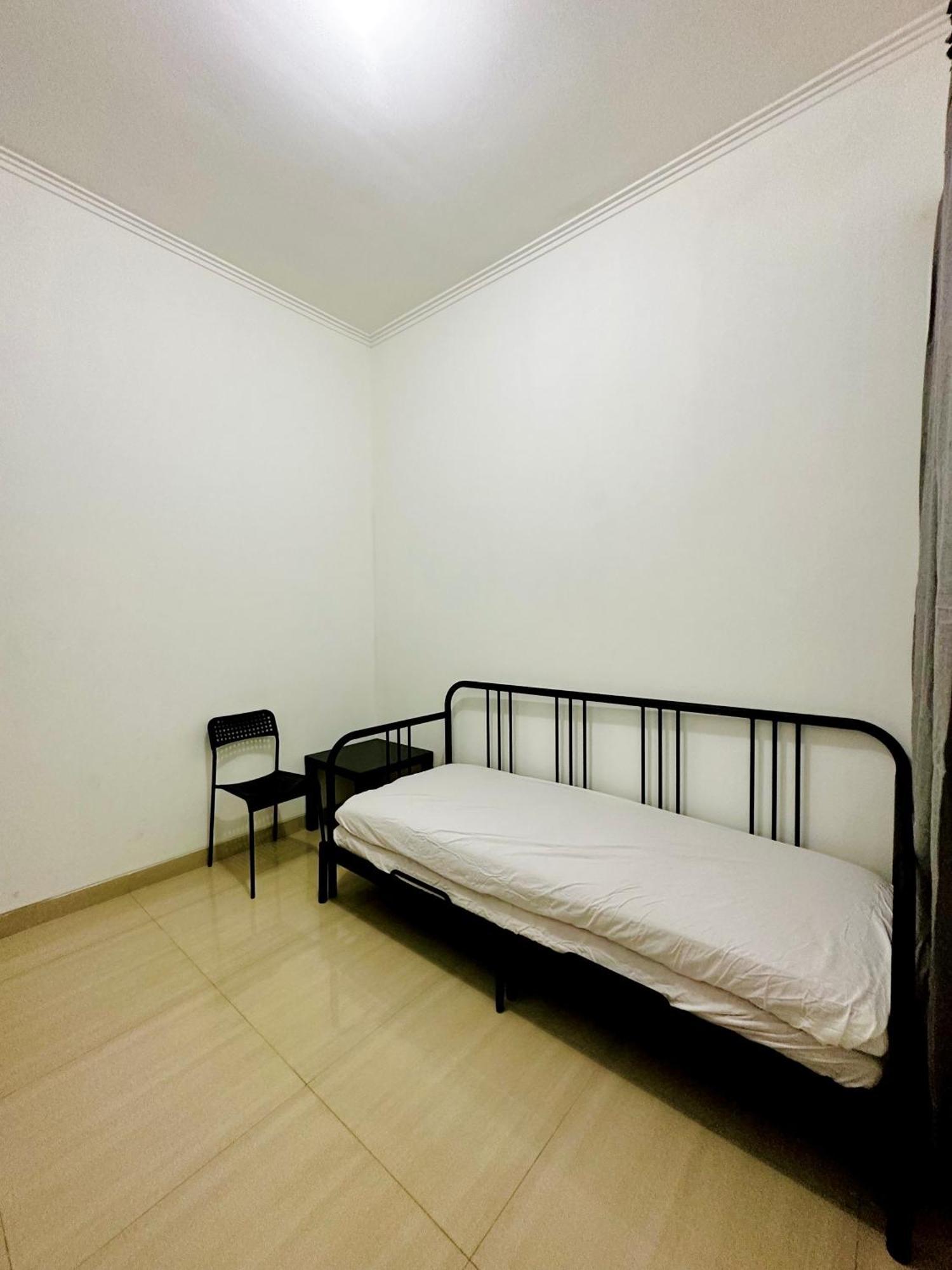 4-Bedroom Home In South Jakarta Nuansa Swadarma Residence By Le Ciel Hospitality Exteriör bild