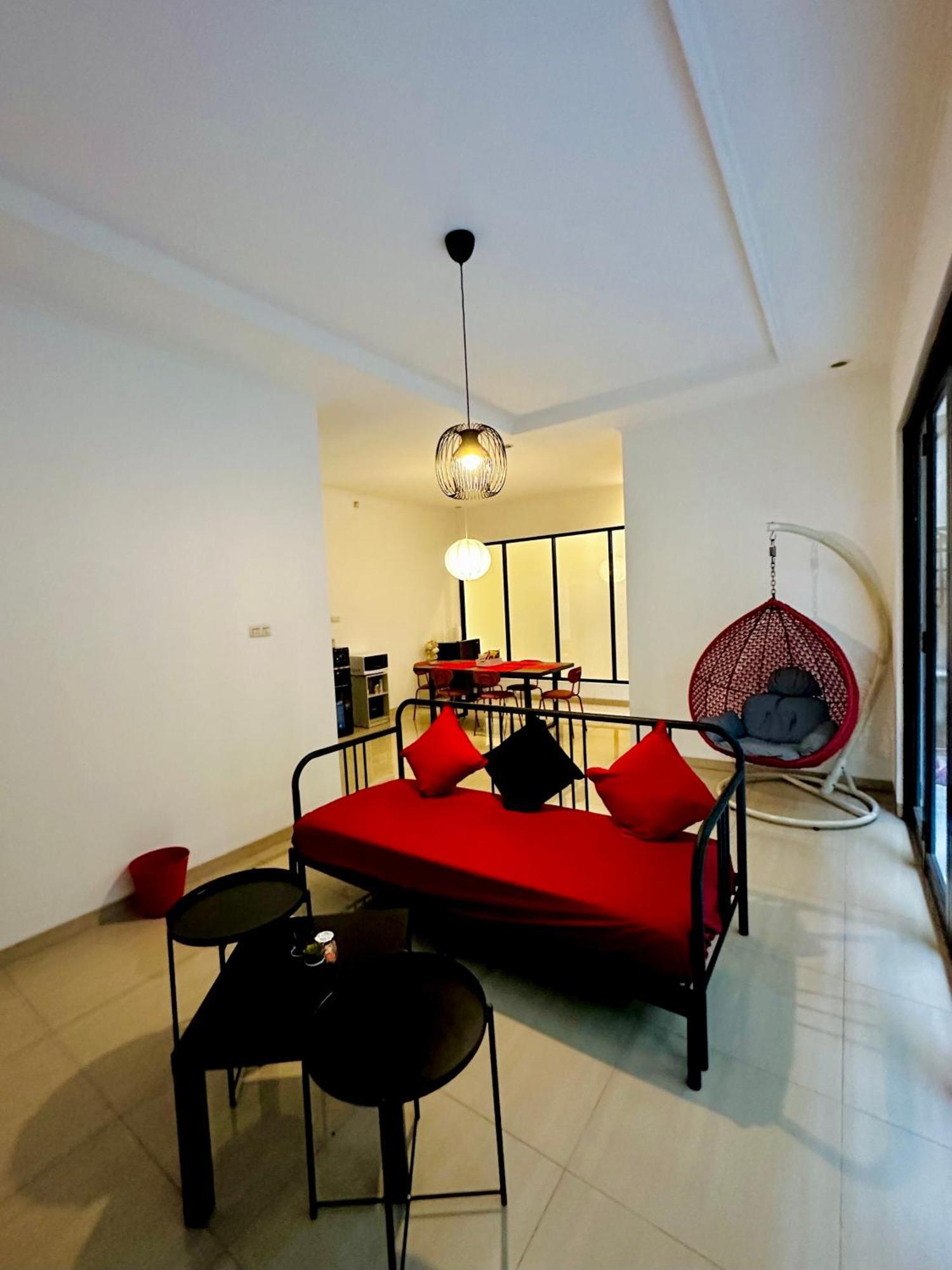 4-Bedroom Home In South Jakarta Nuansa Swadarma Residence By Le Ciel Hospitality Exteriör bild