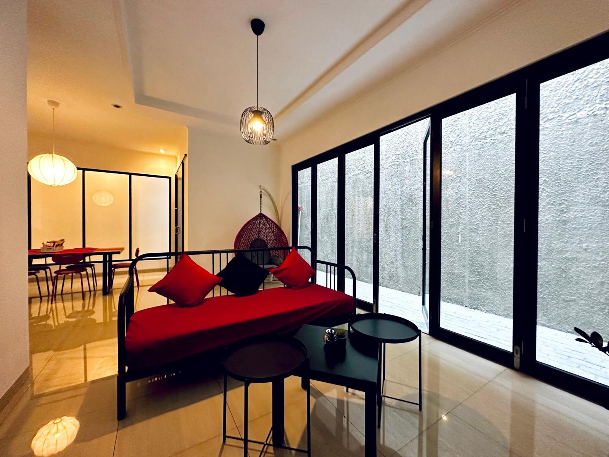 4-Bedroom Home In South Jakarta Nuansa Swadarma Residence By Le Ciel Hospitality Exteriör bild