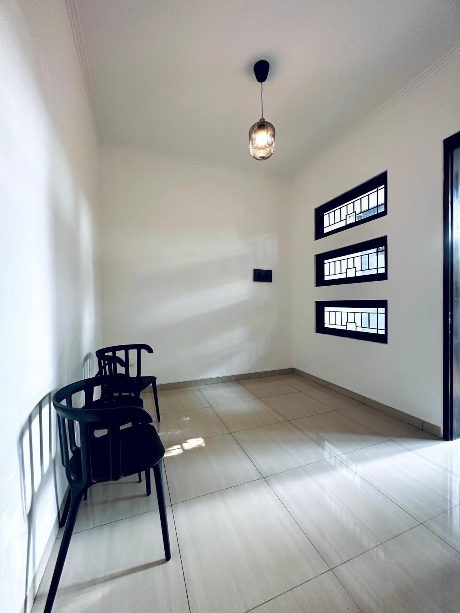 4-Bedroom Home In South Jakarta Nuansa Swadarma Residence By Le Ciel Hospitality Exteriör bild