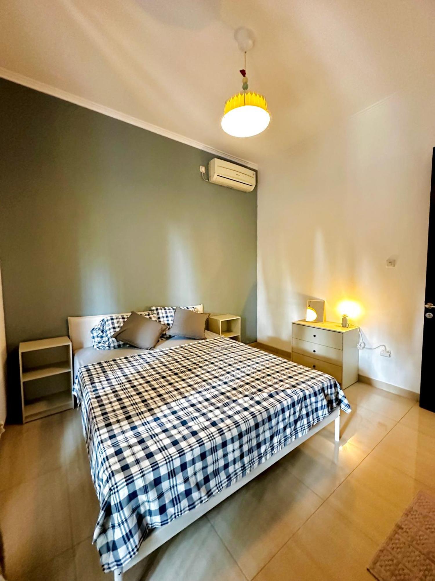 4-Bedroom Home In South Jakarta Nuansa Swadarma Residence By Le Ciel Hospitality Exteriör bild